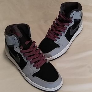 Air Jordans Retros Grey & Black Purple Laces Sz 5Y